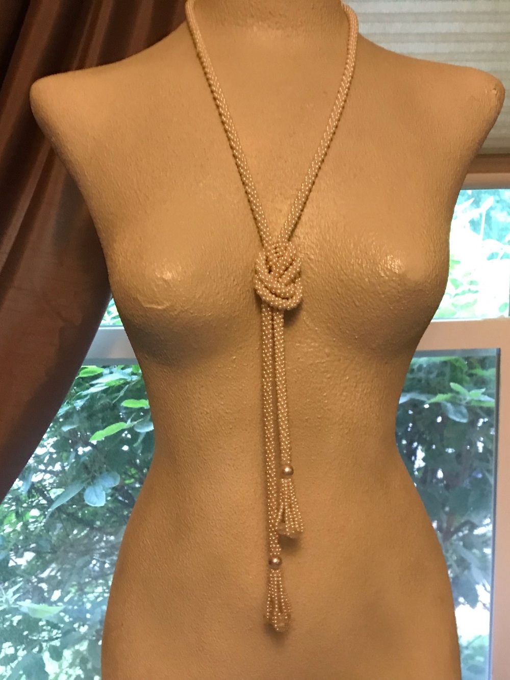 Unique Vintage Elegant Cream Beaded Lariat Necklace